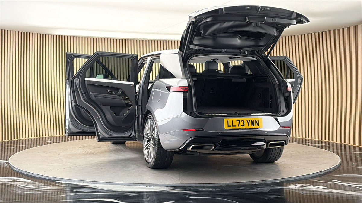 More views of Land Rover Range Rover Sport