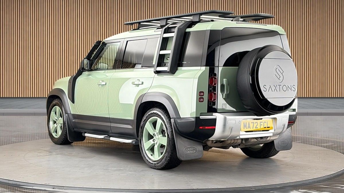 Land Rover Defender 110 Image 2