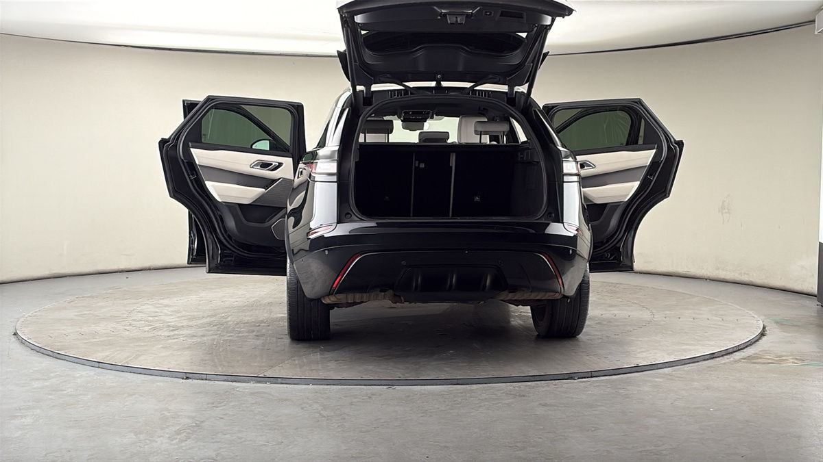 More views of Land Rover Range Rover Velar