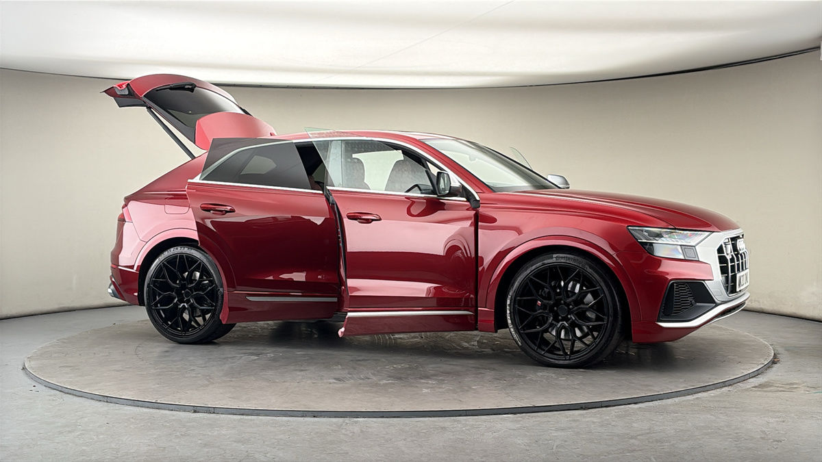 More views of Audi SQ8