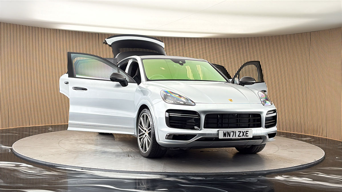 More views of Porsche Cayenne