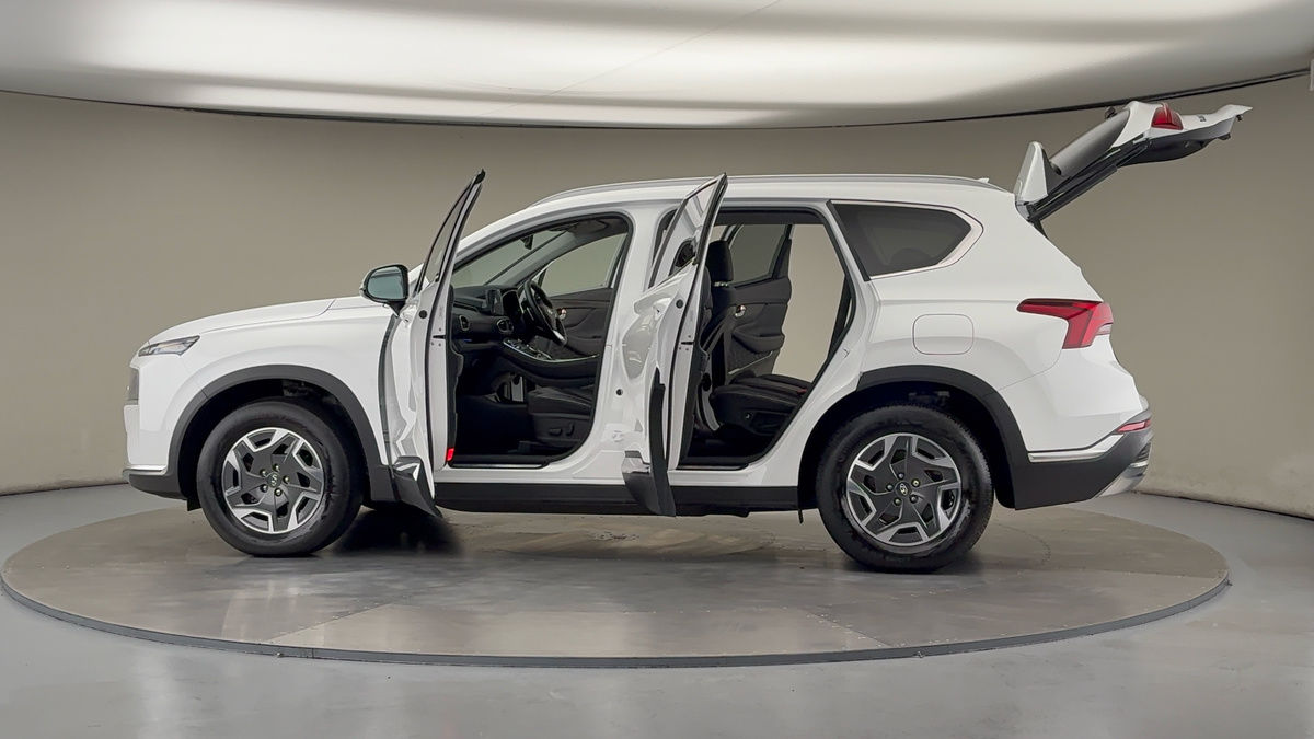 More views of Hyundai Santa Fe