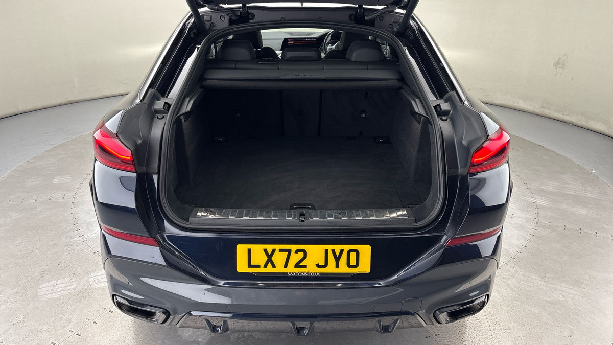 BMW X6 Image 11