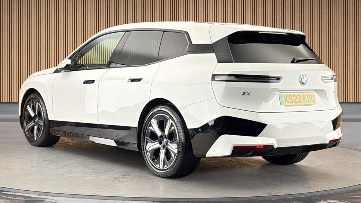 BMW iX Image 2