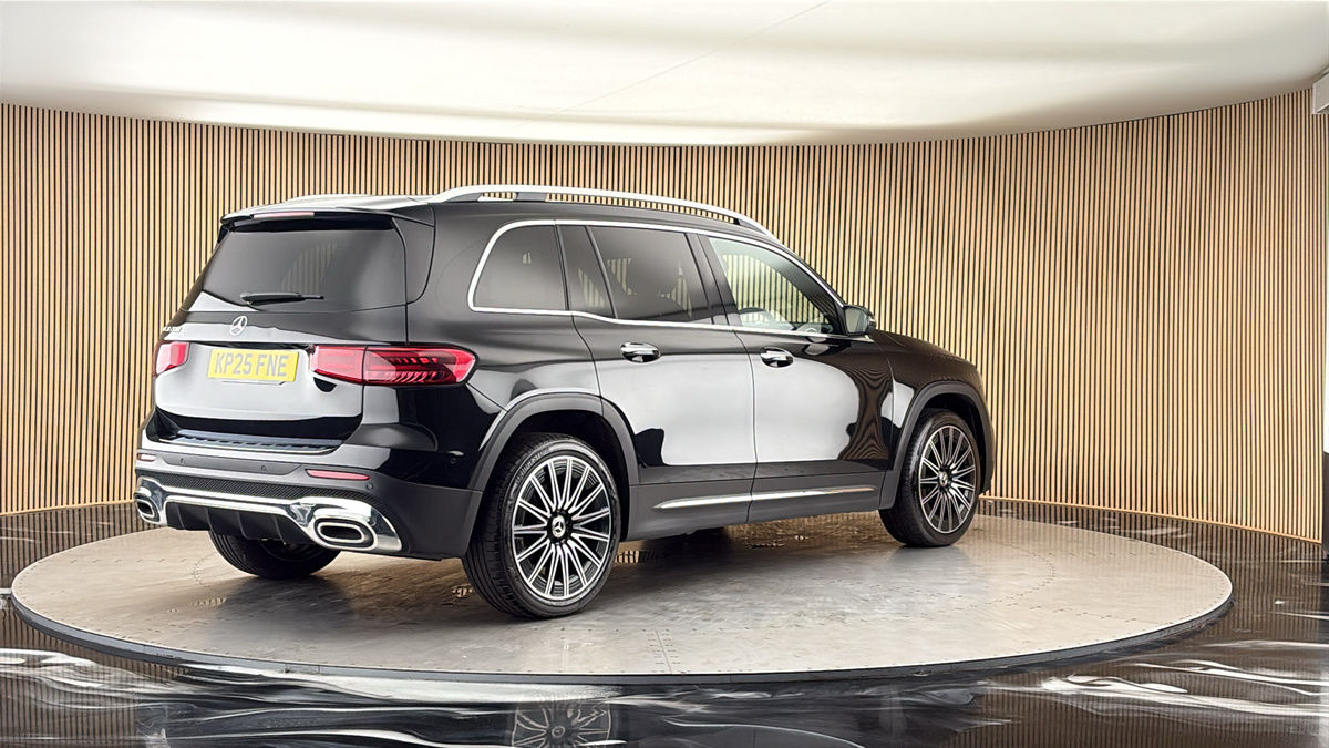 Mercedes-Benz GLB Image 21