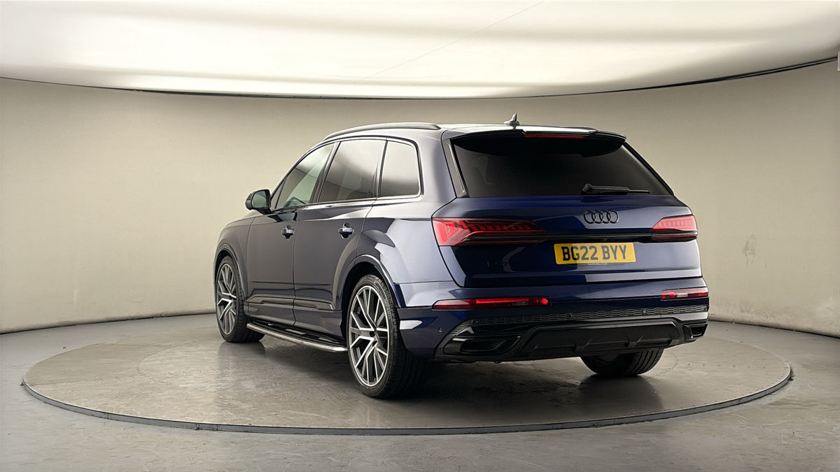 More views of Audi Q7