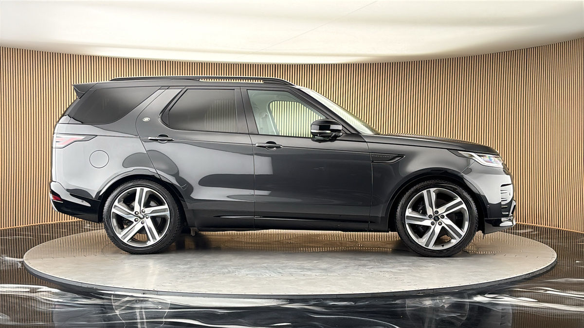 More views of Land Rover Discovery