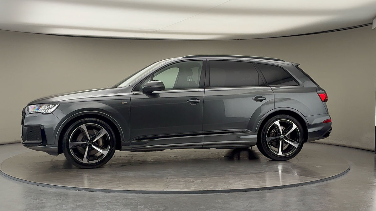 More views of Audi Q7