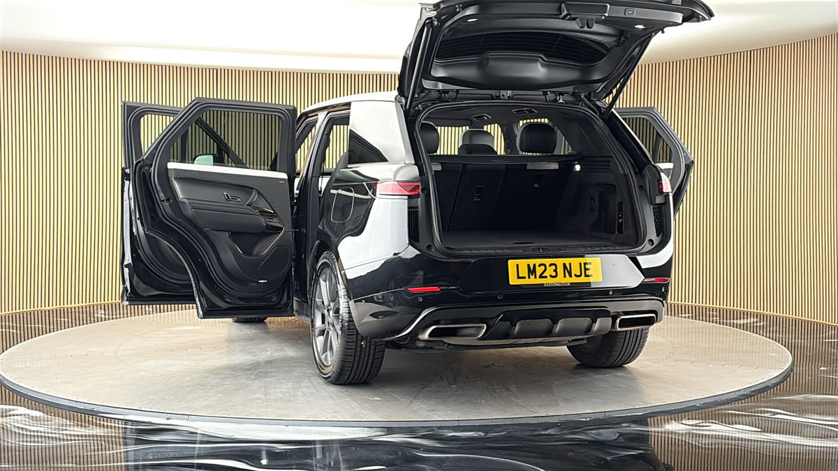 More views of Land Rover Range Rover Sport