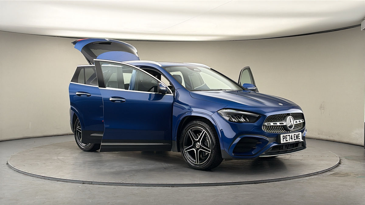 More views of Mercedes-Benz GLA
