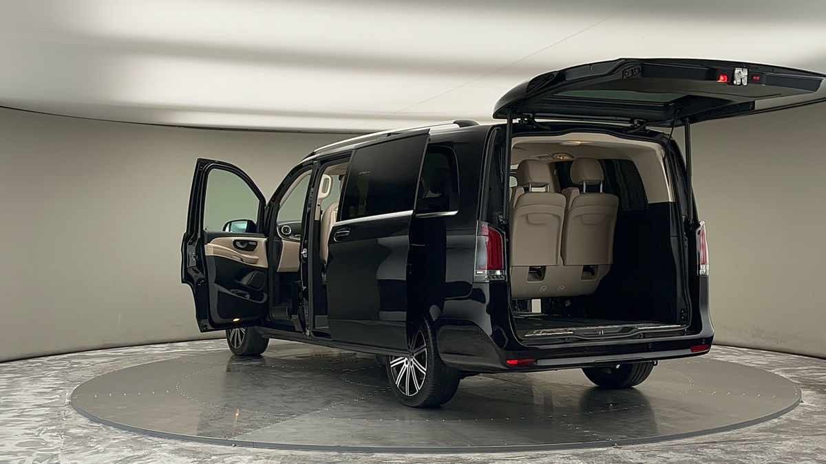 Mercedes-Benz V Class Image 23