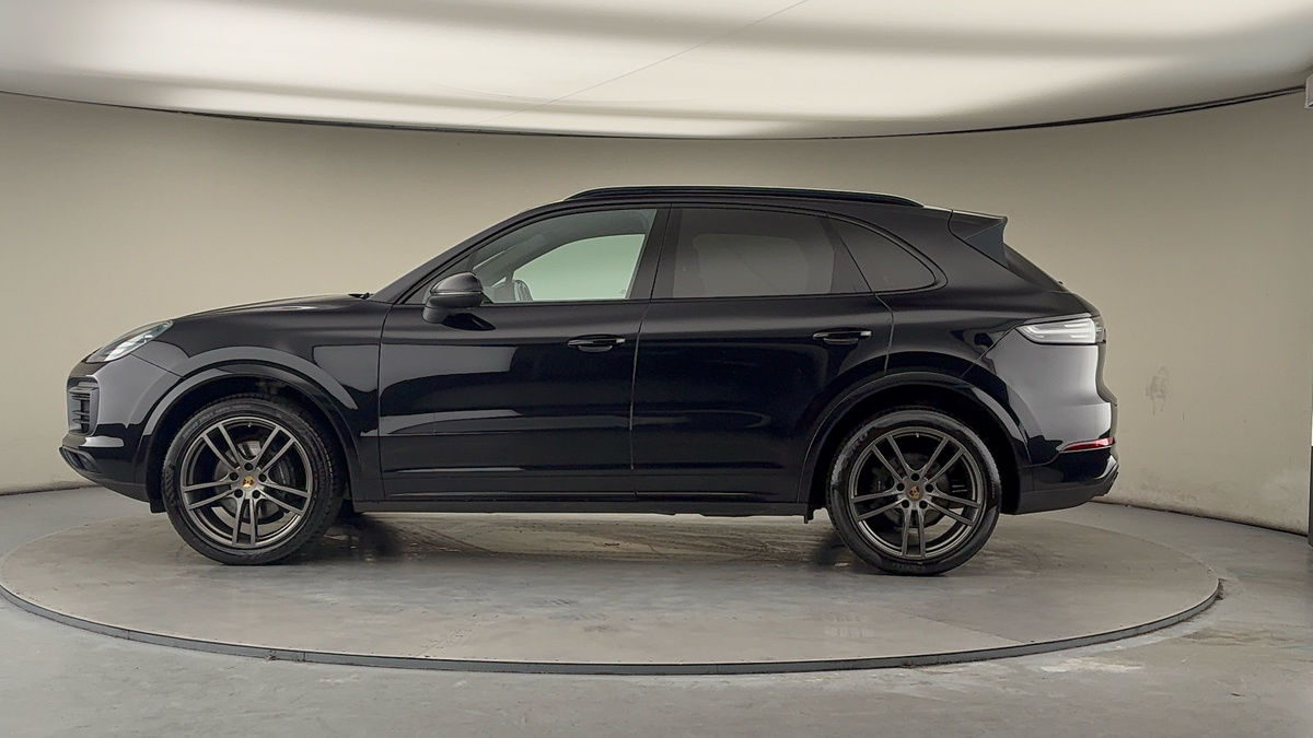 Porsche Cayenne Image 15