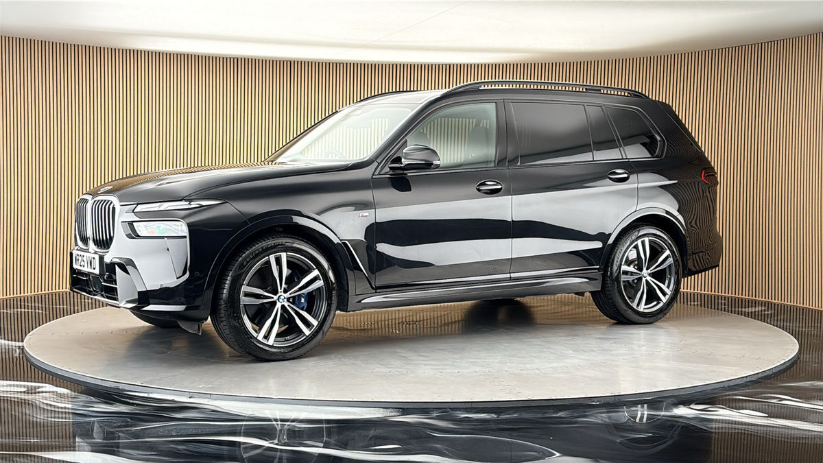 More views of BMW X7