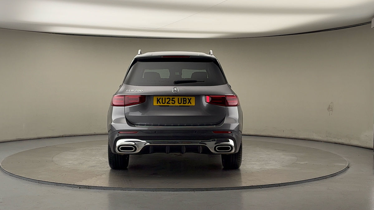 Mercedes-Benz GLB Image 4