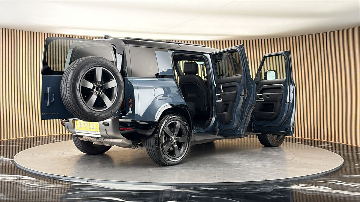 More views of Land Rover Defender 110