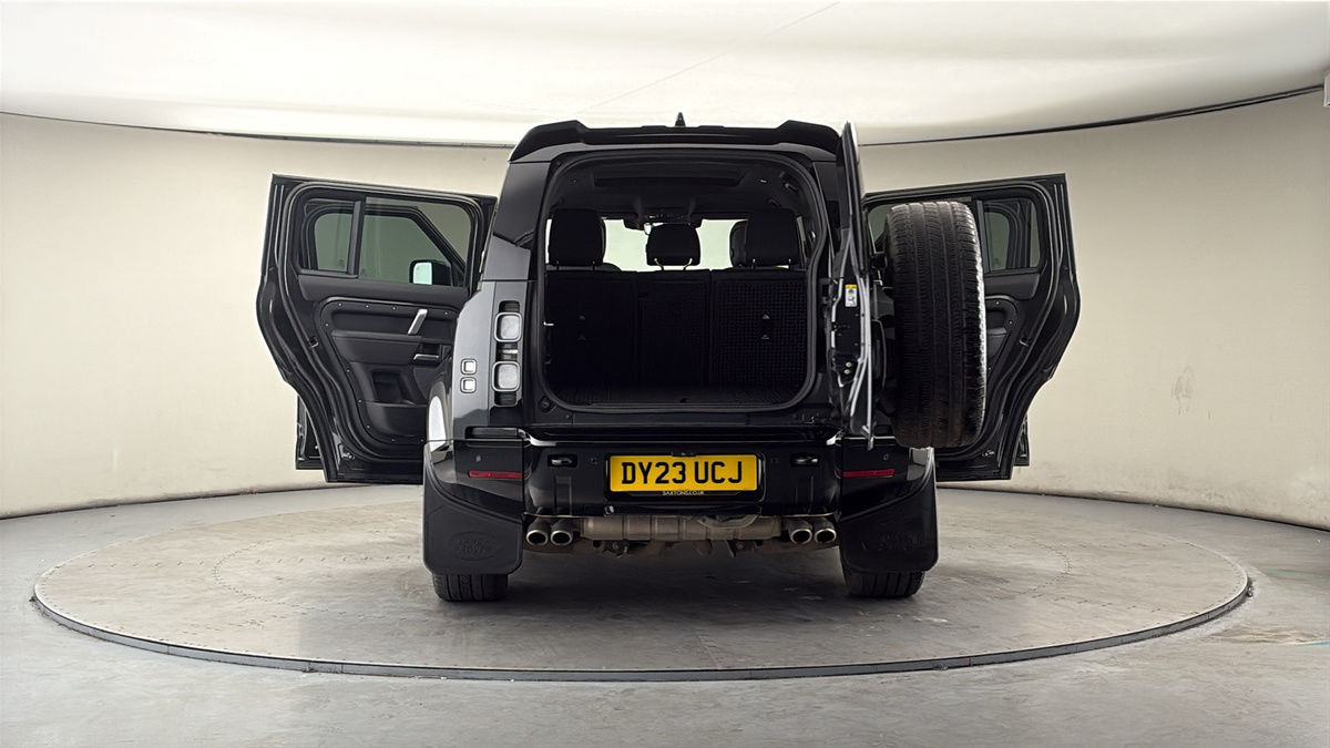 More views of Land Rover Defender 110