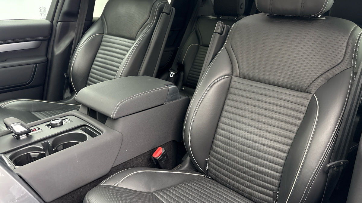 Land Rover Discovery Image 7