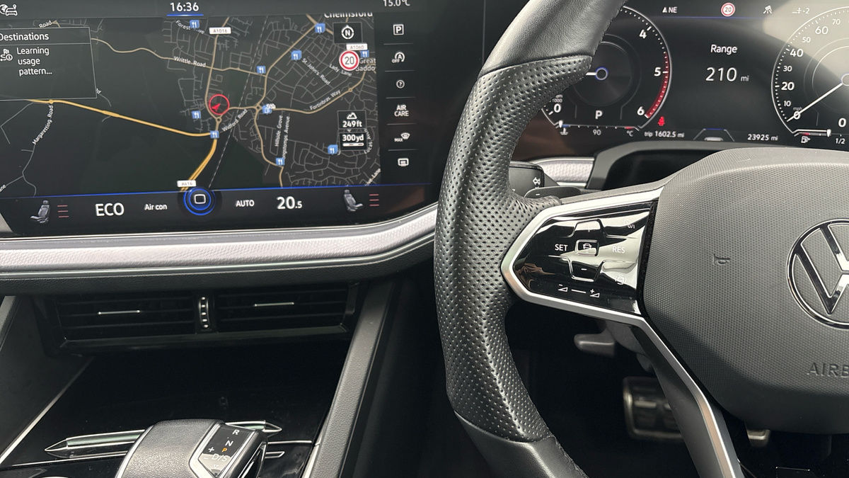 Volkswagen Touareg Image 13