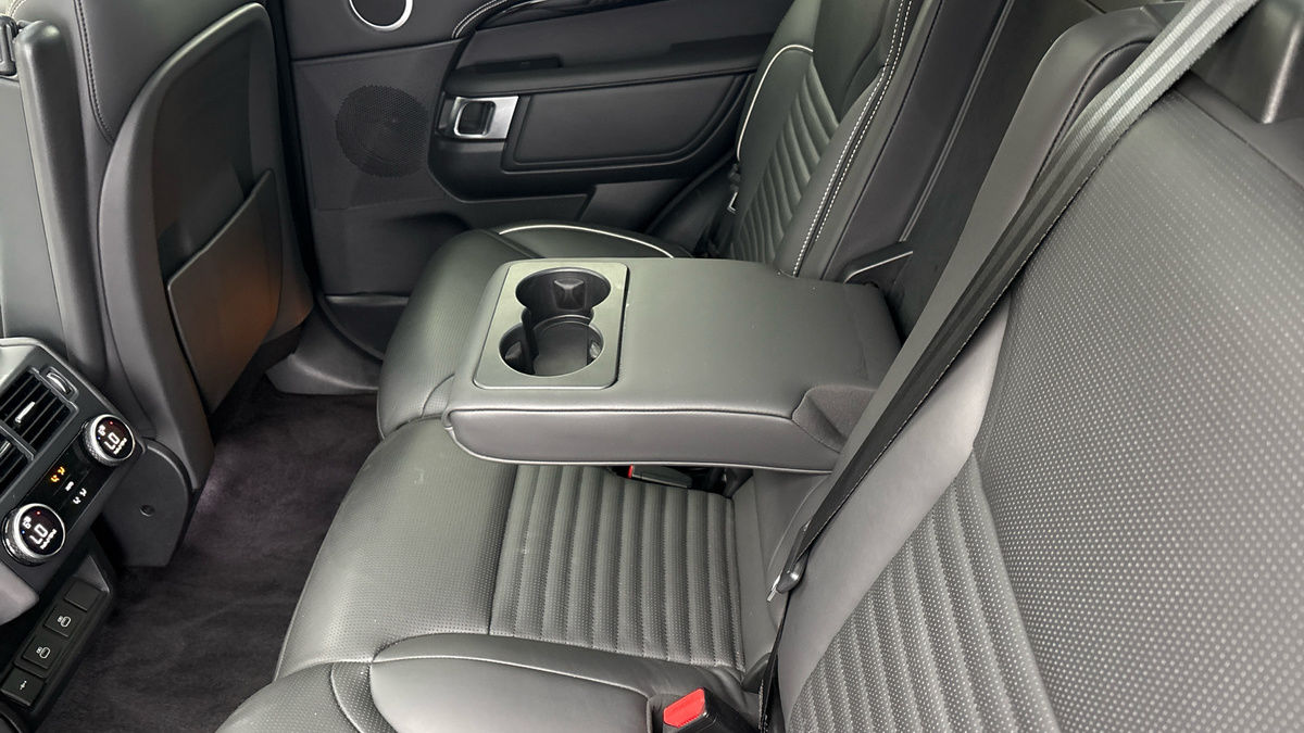 Land Rover Discovery Image 9