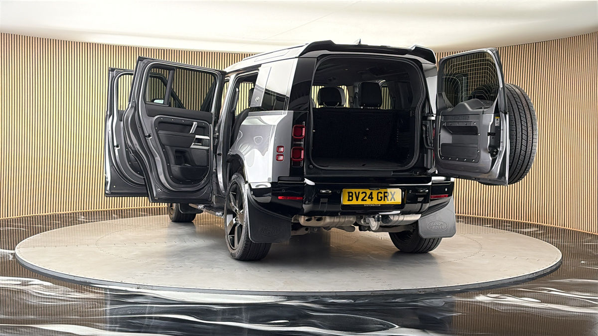 More views of Land Rover Defender 110
