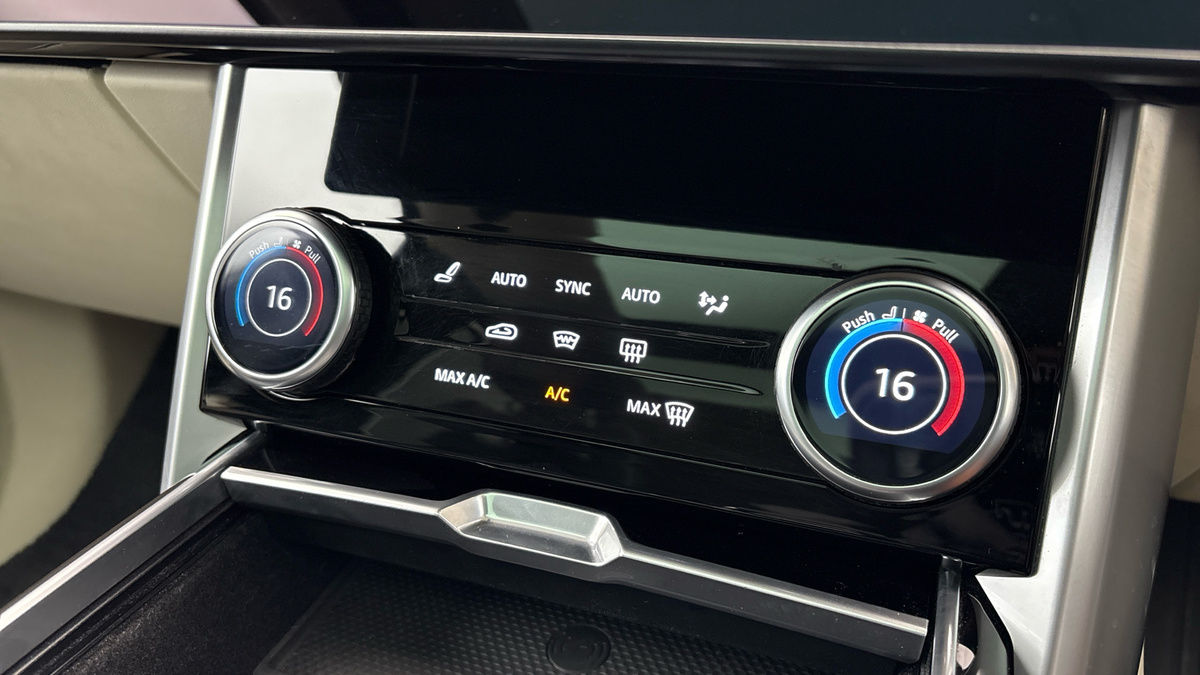 Land Rover Range Rover Image 26