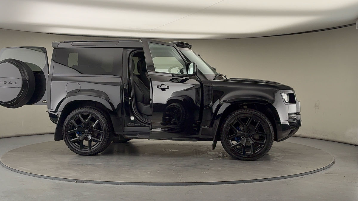 More views of Land Rover Defender 90