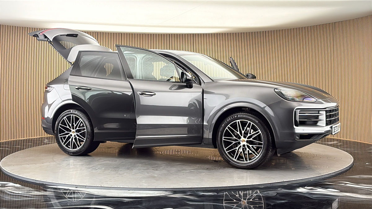 More views of Porsche Cayenne