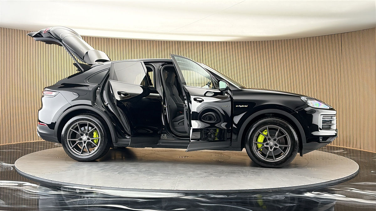 More views of Porsche Cayenne