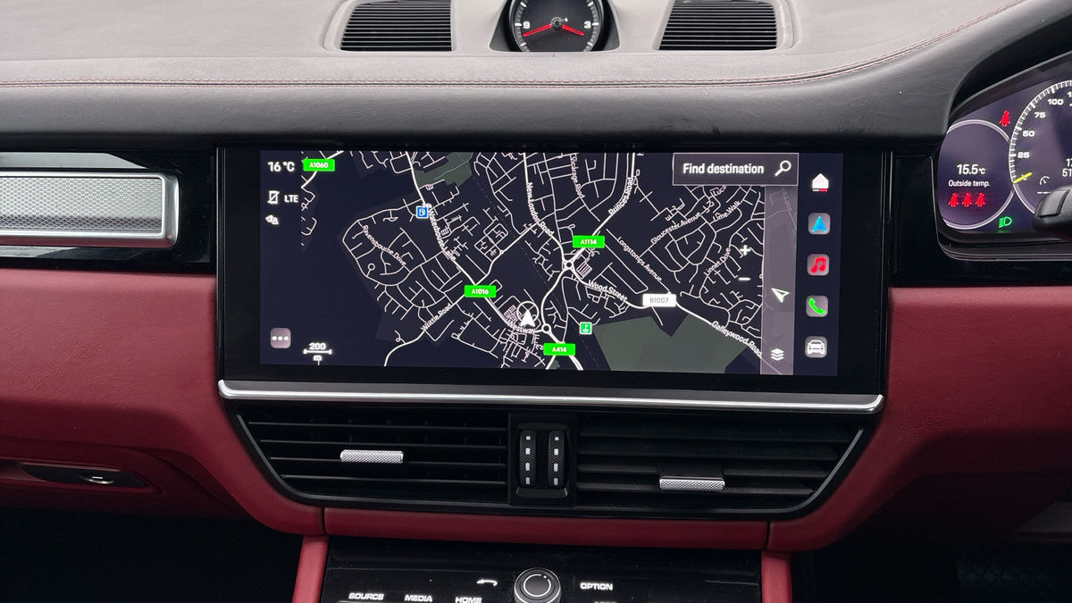 Porsche Cayenne Image 17