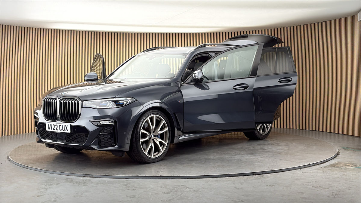 More views of BMW X7