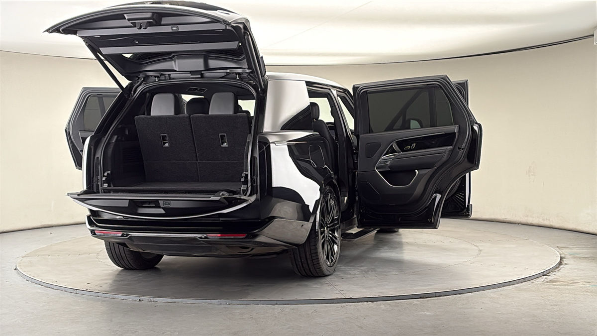 More views of Land Rover Range Rover