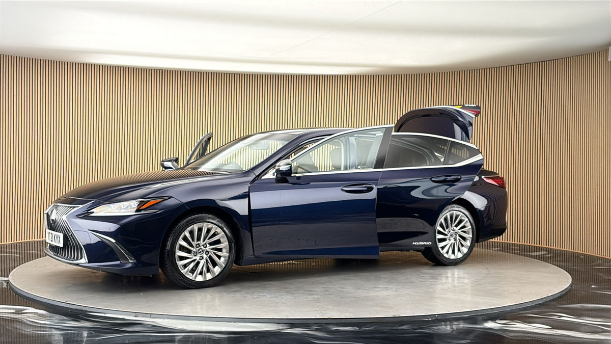 More views of Lexus ES