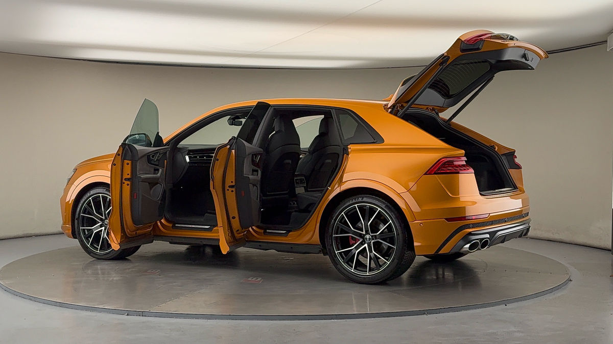 More views of Audi SQ8