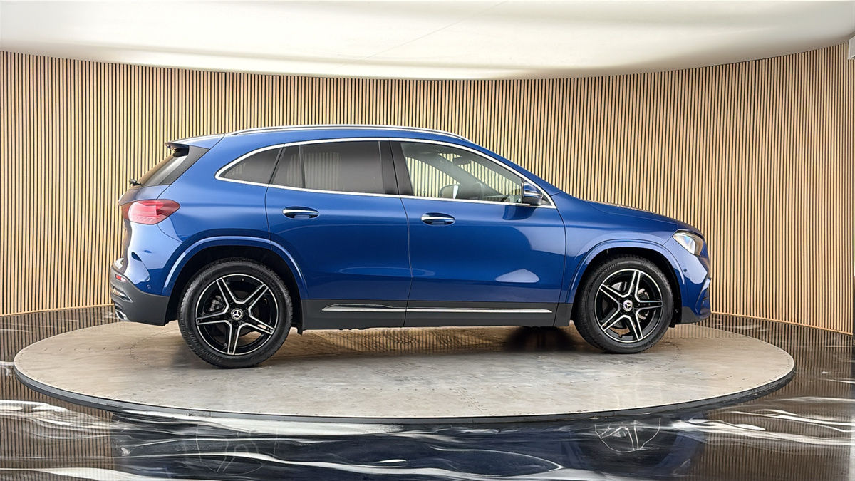 More views of Mercedes-Benz GLA