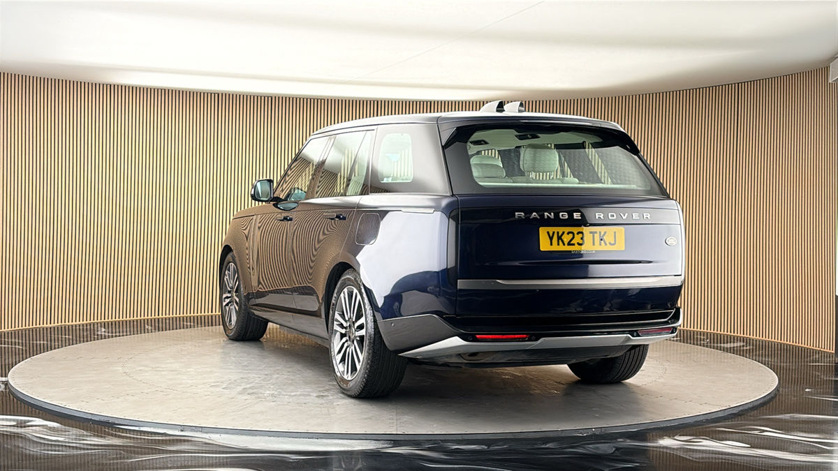 More views of Land Rover Range Rover