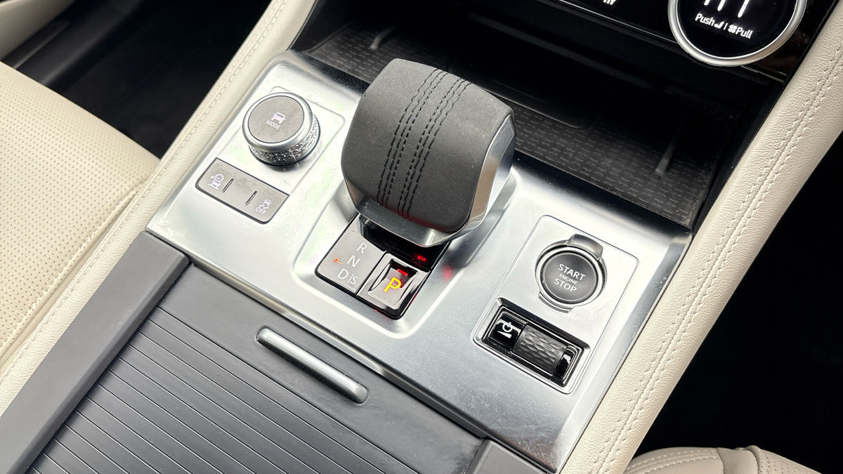 Jaguar F-PACE Image 6