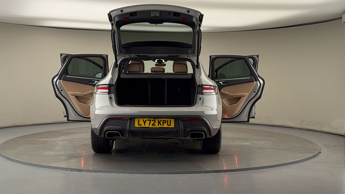 More views of Porsche Macan
