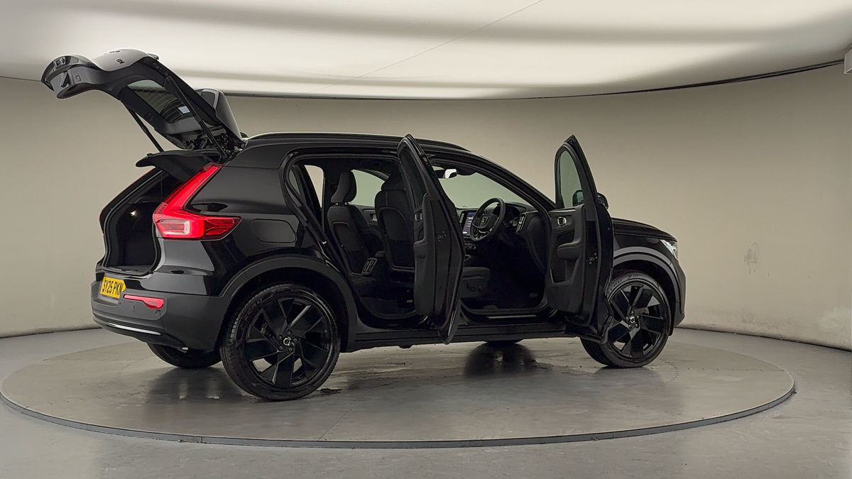 More views of Volvo XC40