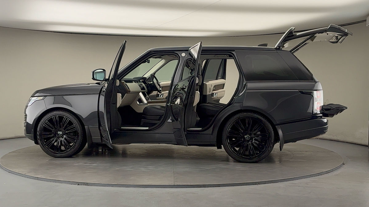 More views of Land Rover Range Rover