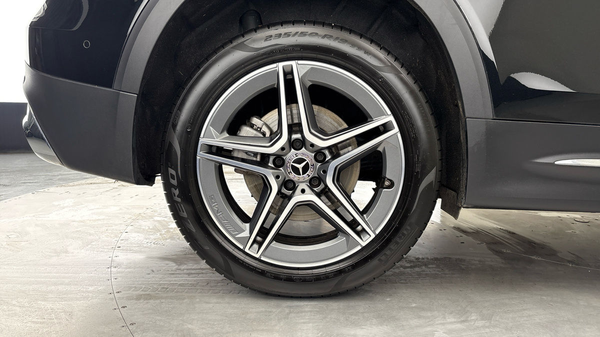 Mercedes-Benz GLB Image 10