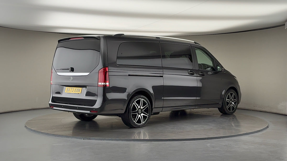 Mercedes-Benz V Class Image 27