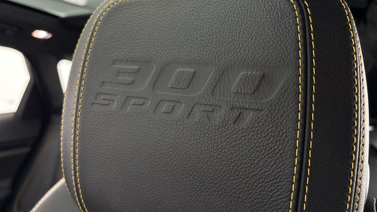 Jaguar F-PACE Image 25