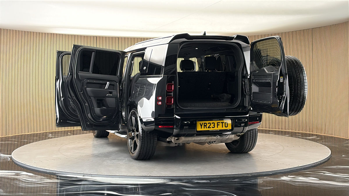More views of Land Rover Defender 110