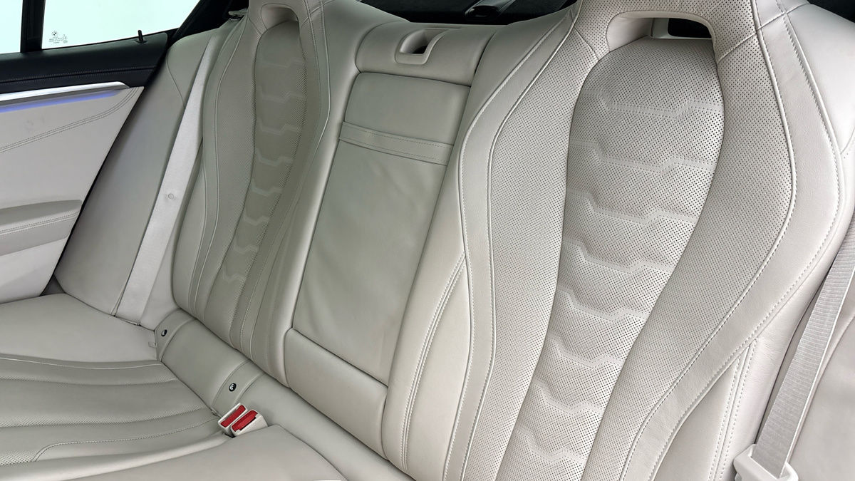 BMW 8 Series Image 8