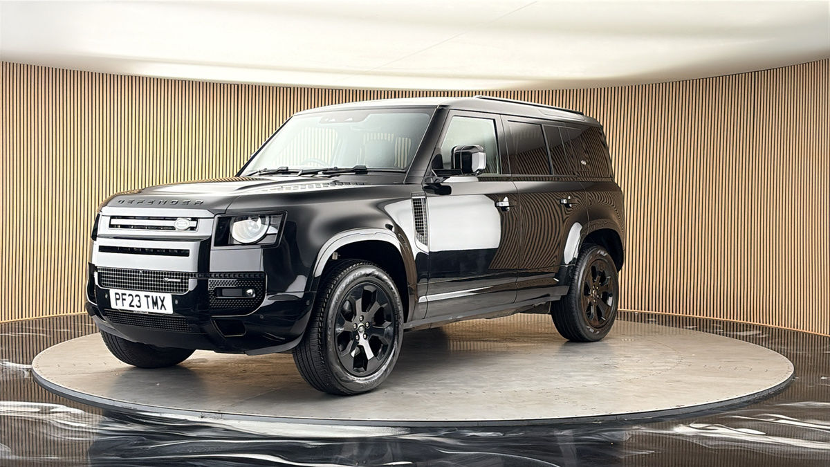 More views of Land Rover Defender 110