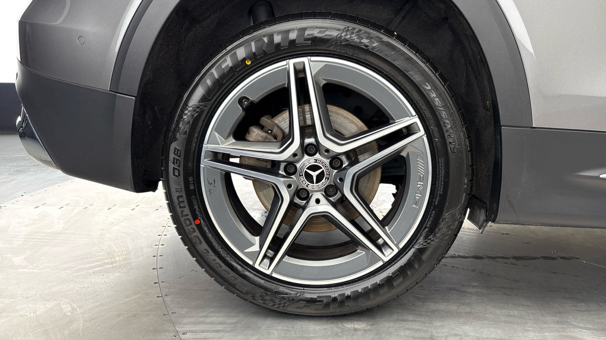 Mercedes-Benz GLB Image 10