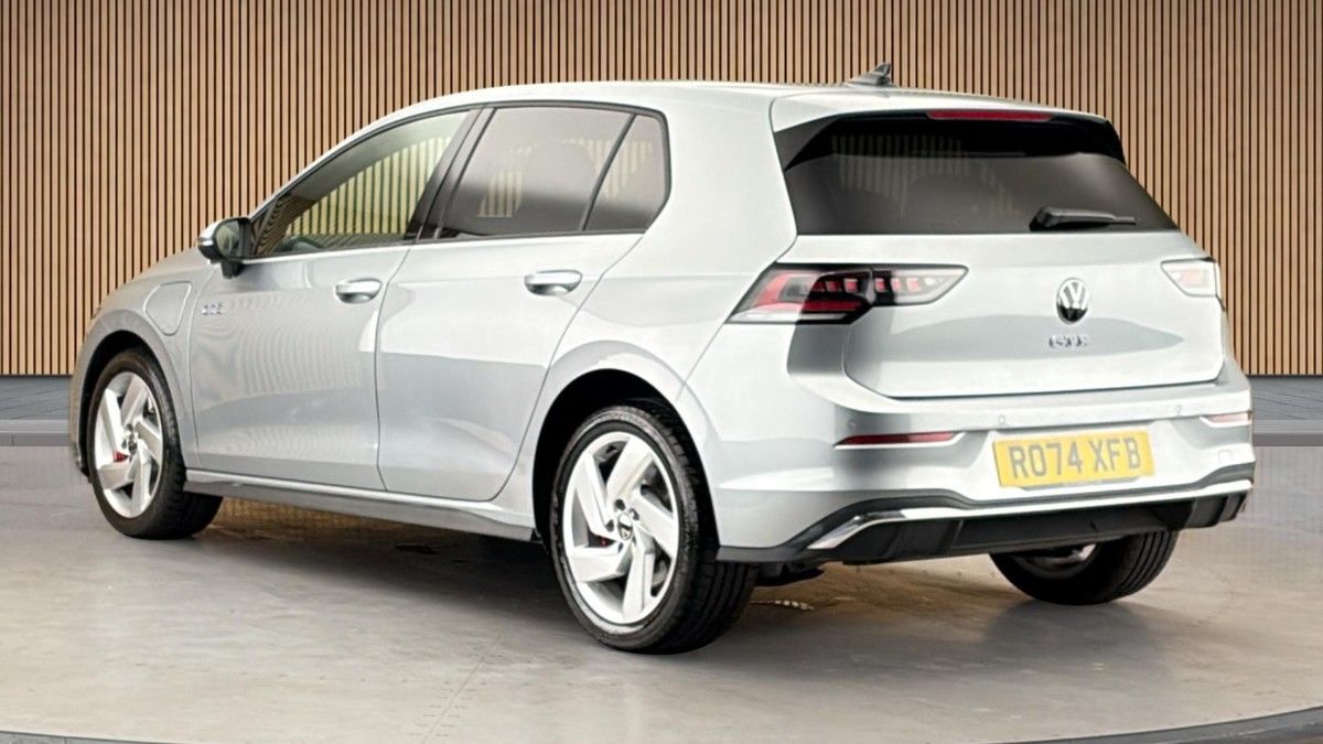 Volkswagen Golf Image 2