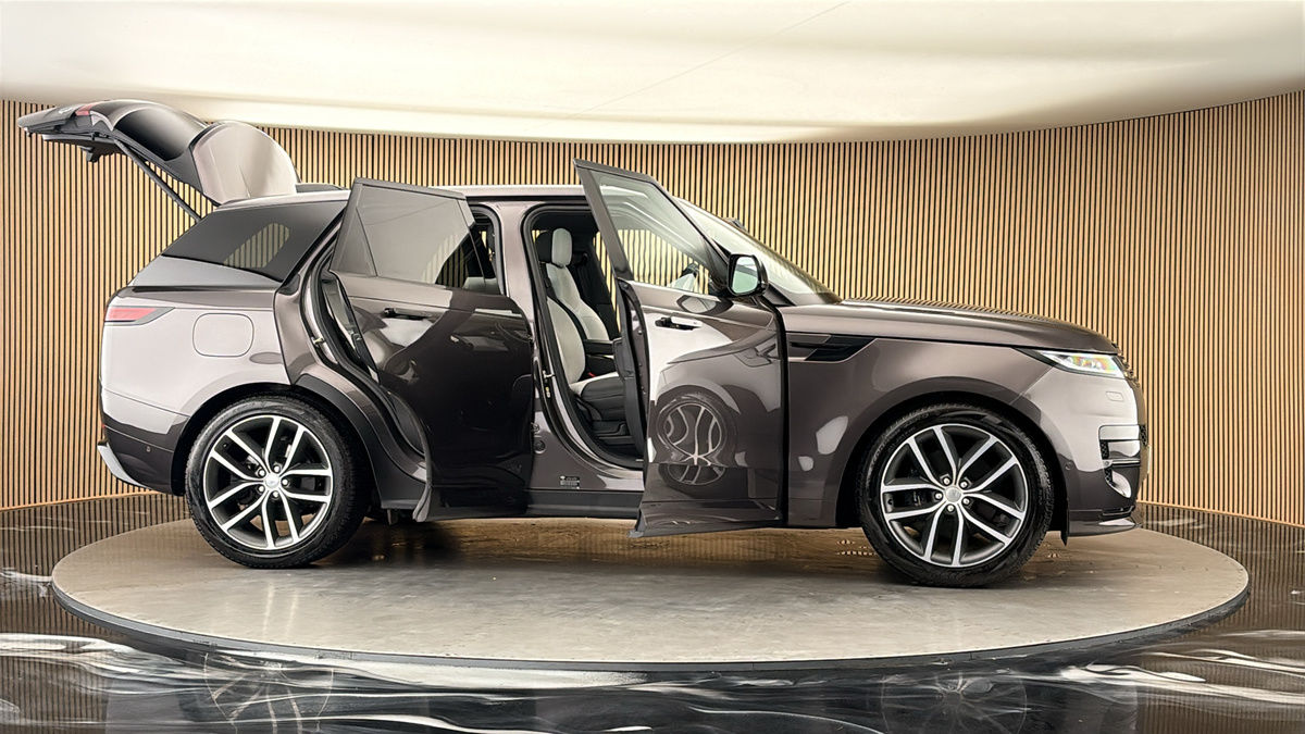 More views of Land Rover Range Rover Sport