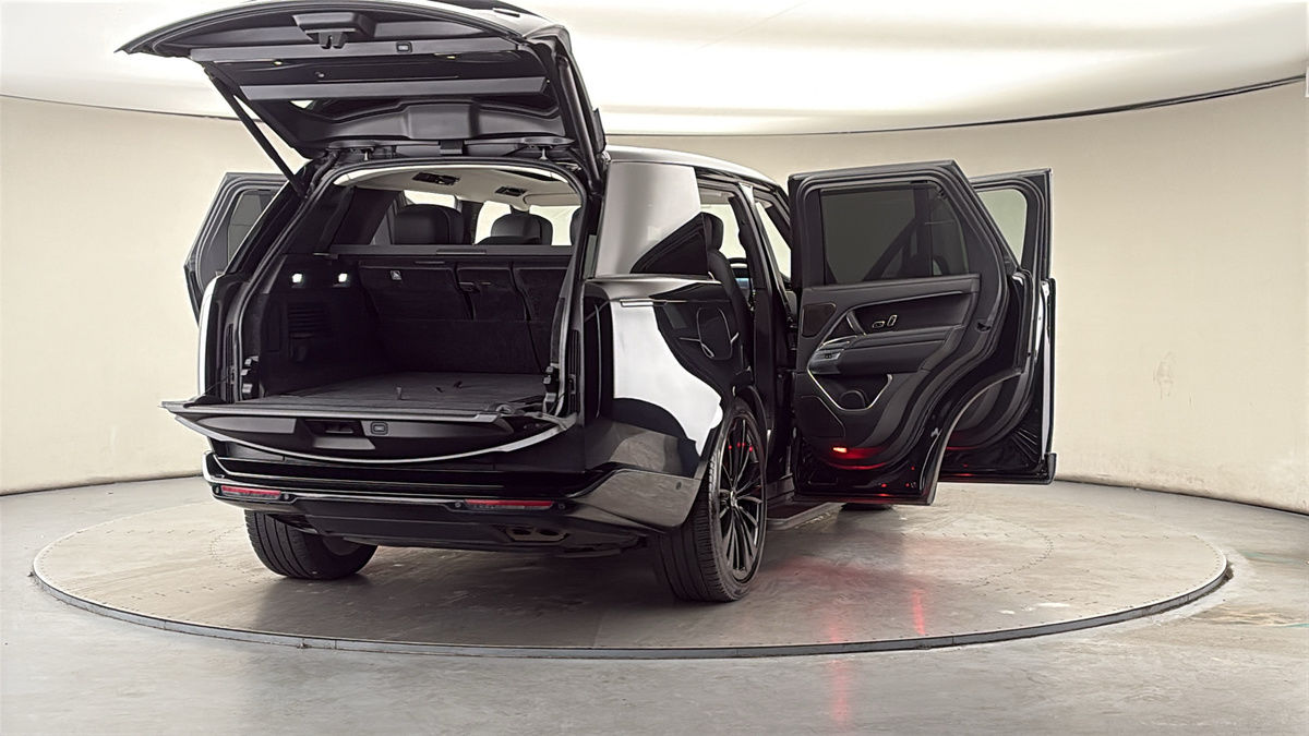 More views of Land Rover Range Rover