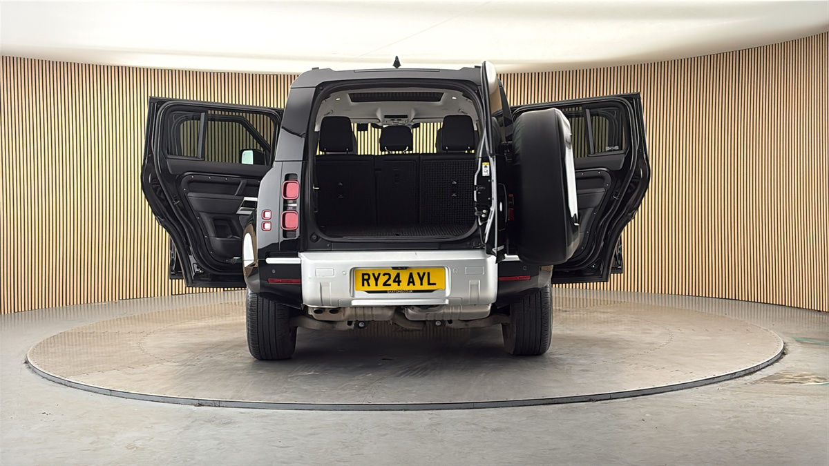 More views of Land Rover Defender 110